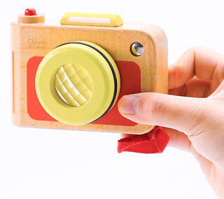 Holzspielzeug "Kamera" (für Kinder ab 10 Monaten) von Kid's Concept
