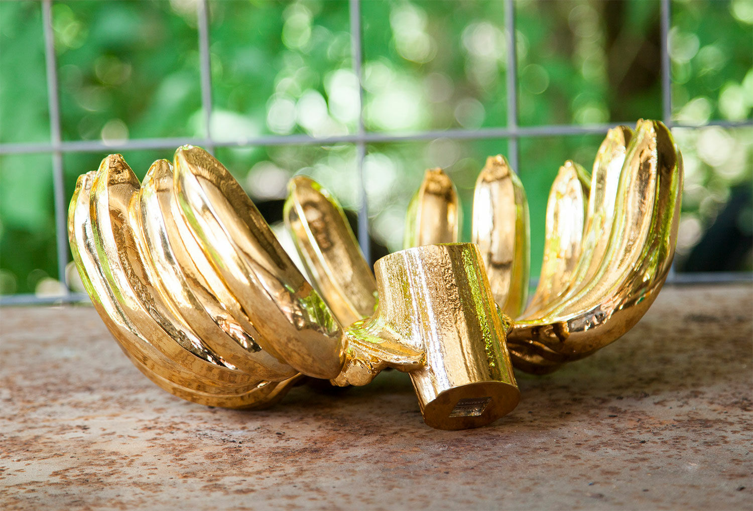 Obstschale "Banana Bowl gold" - Design Harry Allen von Areaware