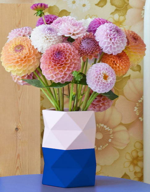 Vase "Origami Kobalt Blau" (ohne Deko), kleine Version von KLOQ