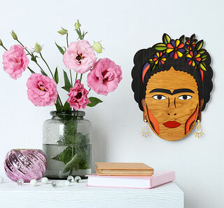Wandobjekt "Miss Frida" von UMASQU