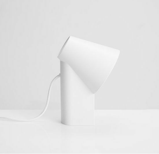 LED-Tischlampe "Study", weiße Version von Woud