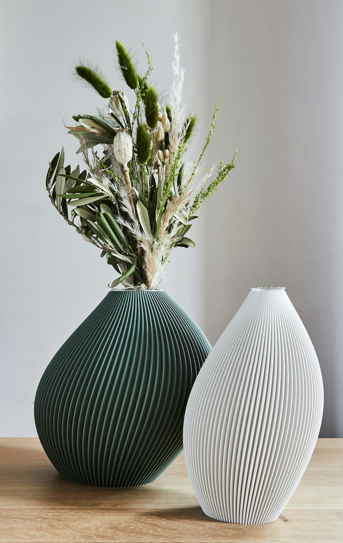 Vase "Bent - Forest Green", große Version von Recozy